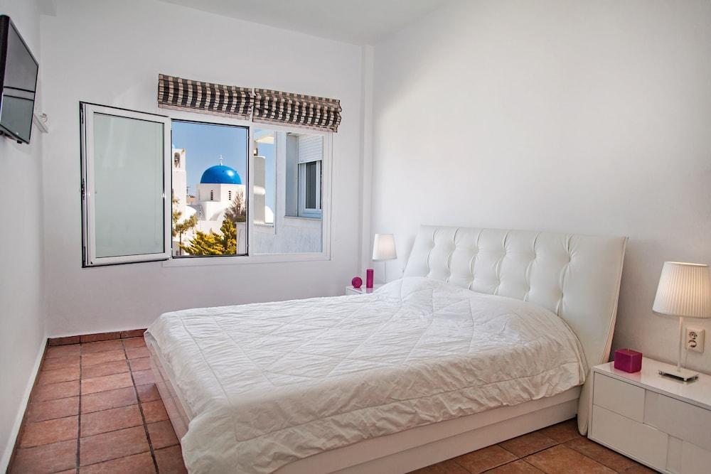 Airth Santorini Suites ฟิรอสเตฟานี ภายนอก รูปภาพ