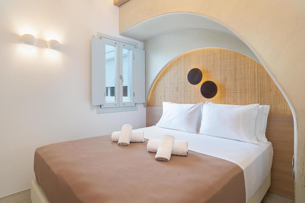 Airth Santorini Suites ฟิรอสเตฟานี ภายนอก รูปภาพ