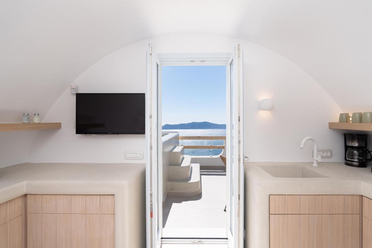 Airth Santorini Suites ฟิรอสเตฟานี ภายนอก รูปภาพ