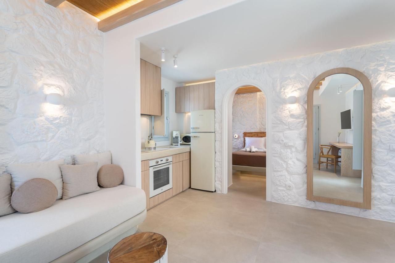 Airth Santorini Suites ฟิรอสเตฟานี ภายนอก รูปภาพ
