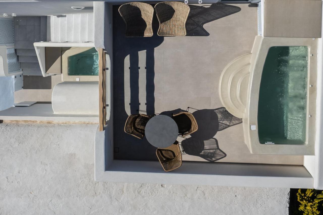 Airth Santorini Suites ฟิรอสเตฟานี ภายนอก รูปภาพ