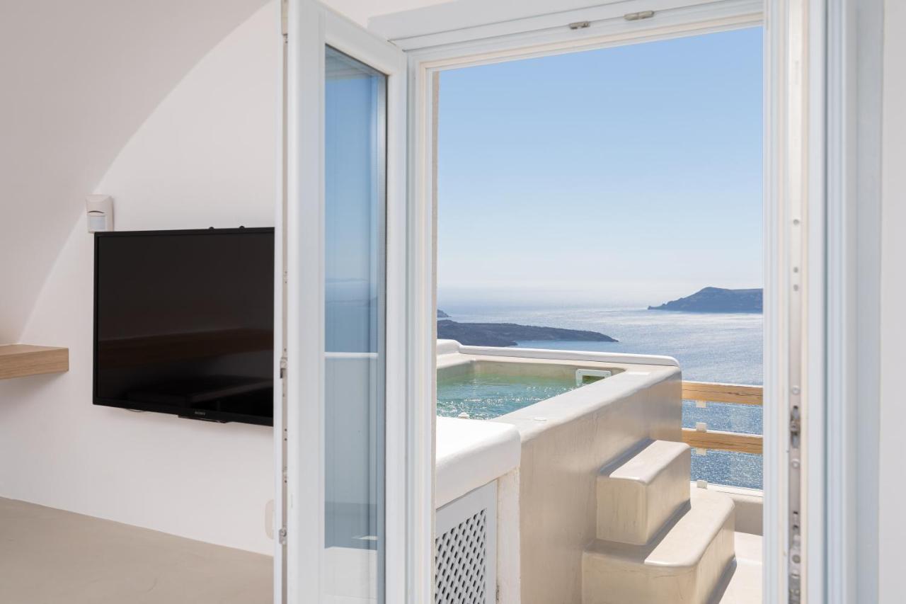 Airth Santorini Suites ฟิรอสเตฟานี ภายนอก รูปภาพ
