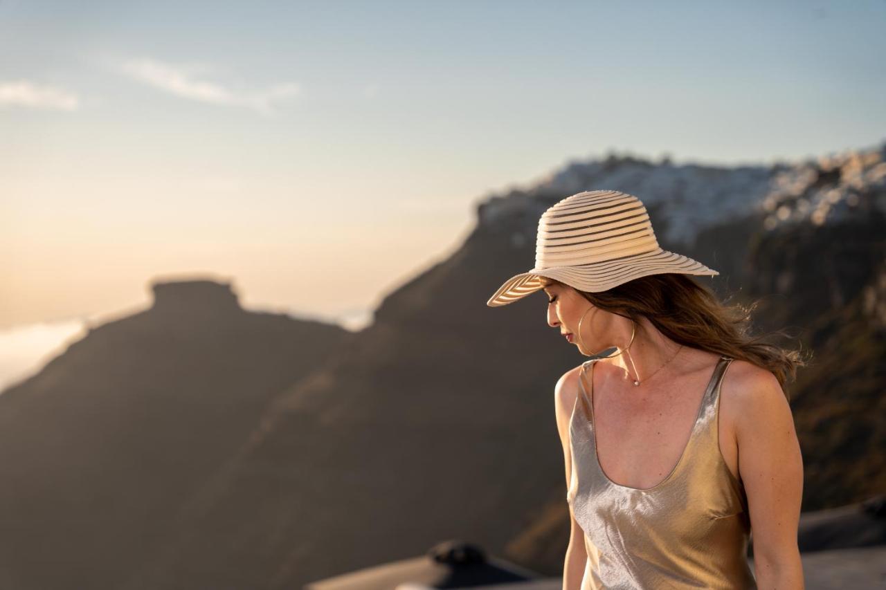 Airth Santorini Suites ฟิรอสเตฟานี ภายนอก รูปภาพ