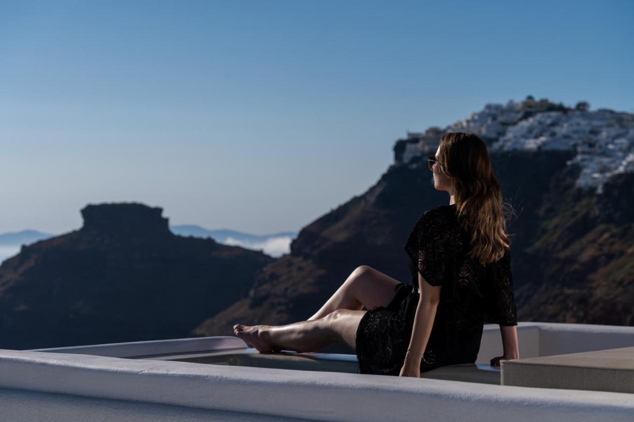 Airth Santorini Suites ฟิรอสเตฟานี ภายนอก รูปภาพ